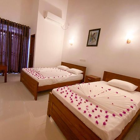 Yala Safari Green Home Stay Tissamaharama Exteriör bild